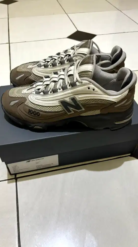 New Balance 1000