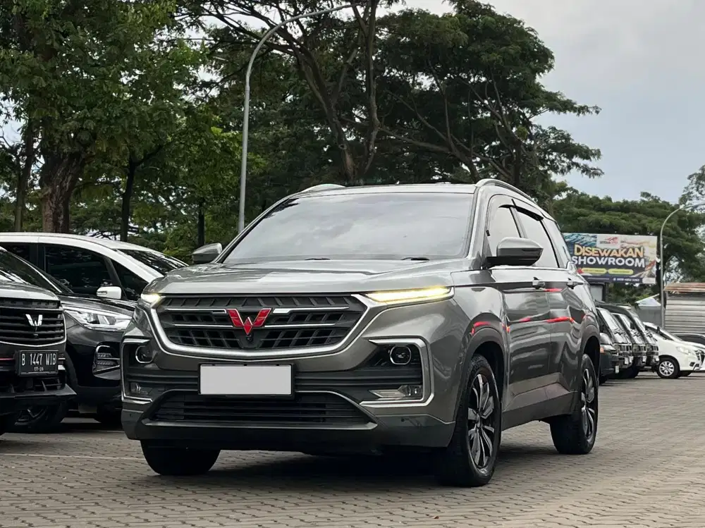 WULING ALMAZ LUX 1.5 SUNROOF 5 SEAT AT 2019 ABU KM 102RB
