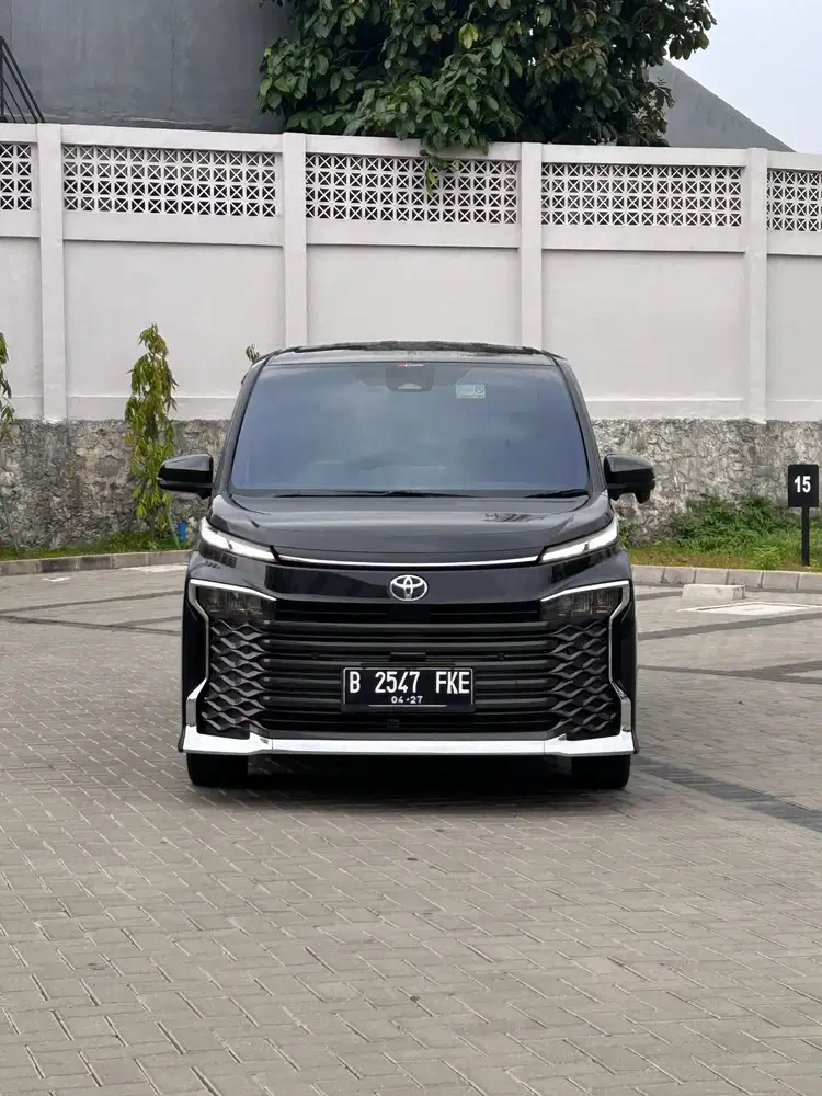 LOW KM!! NEW VOXY 2.0 CVT TSS 2022