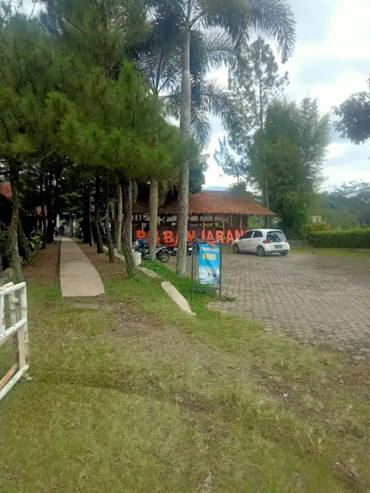 Dijual rumah makan dan kolam renang di cikijing majalengka