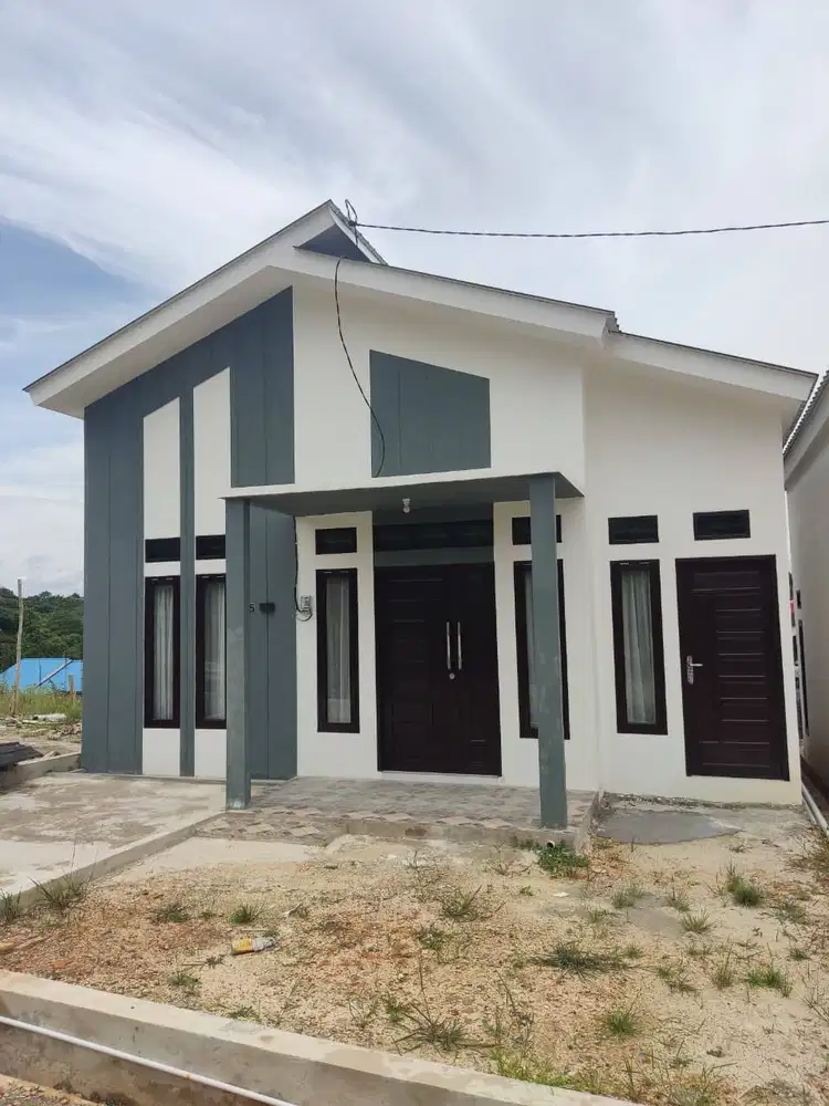 Rumah (khusus Muslim) dikontrakan, kondisi baru selesai dibangun.