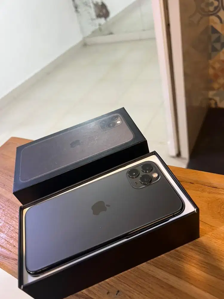 iphone 11 pro 256gb judul sesuai