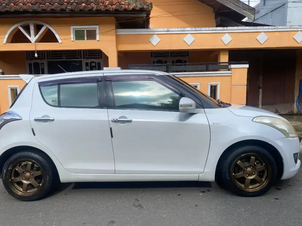 Suzuki swift gx at 2013