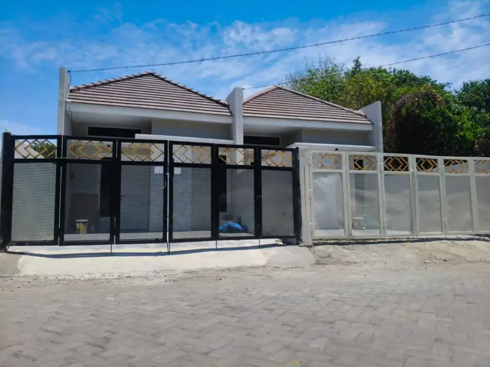 DIJUAL 1 UNIT RUMAH CANTIK DI AKSES PINTU MASUK PERUM TAMAN GUNUNG ANYAR, SURABAYA.