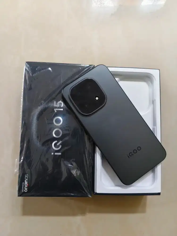 Iqoo 15 16/512 black