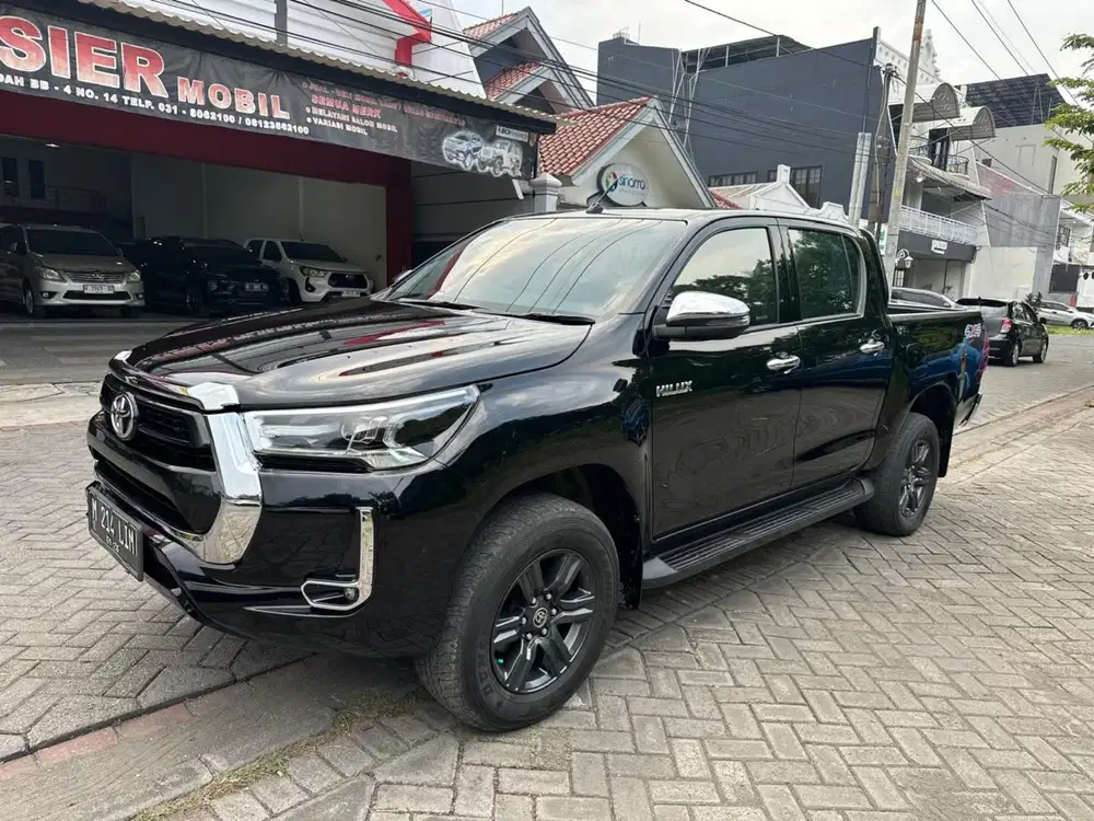 Toyota Hilux V Disel Matic 2023 AT 4x4 Istimewa Low Km
