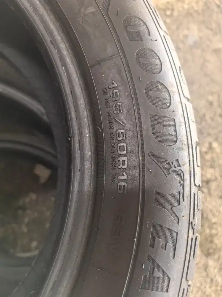 Ban Mobil Goodyear ring 16 195 / 60 / R16 fullset kondisi siap pakai