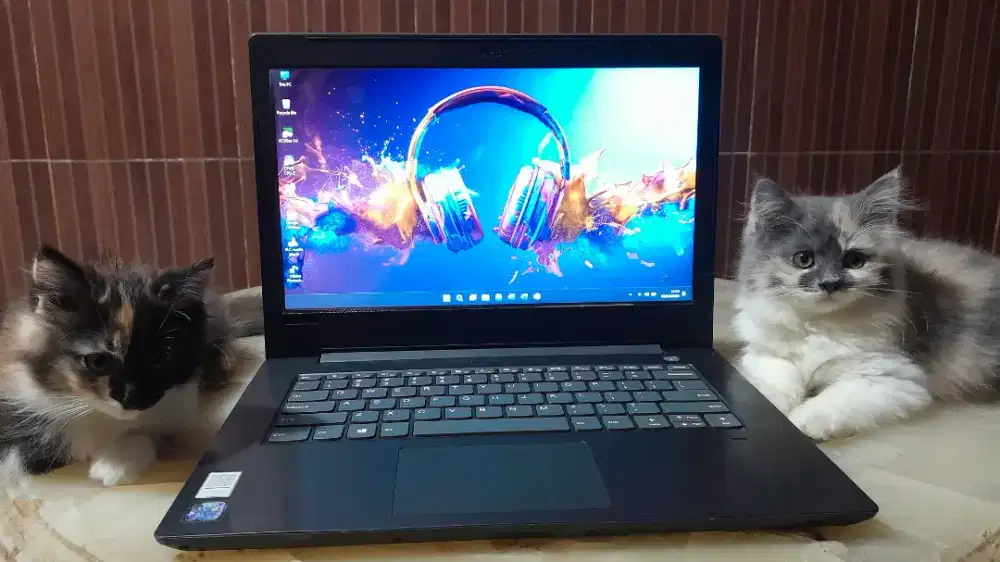 Laptop Lenovo v330 core i3 Ram 8GB  ssd nvme 120GB Hardisk 500GB GEN 7