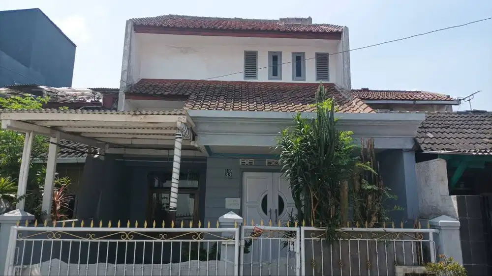 NEGO! Dijual Rumah 2 Lantai Lokasi Strategis 10 Menit ke Tol Cimahi