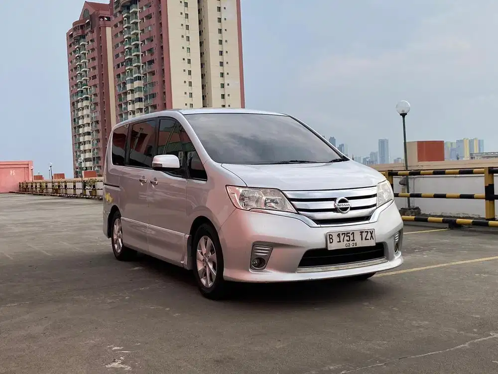 Nissan Serena HWS 2013 A/T