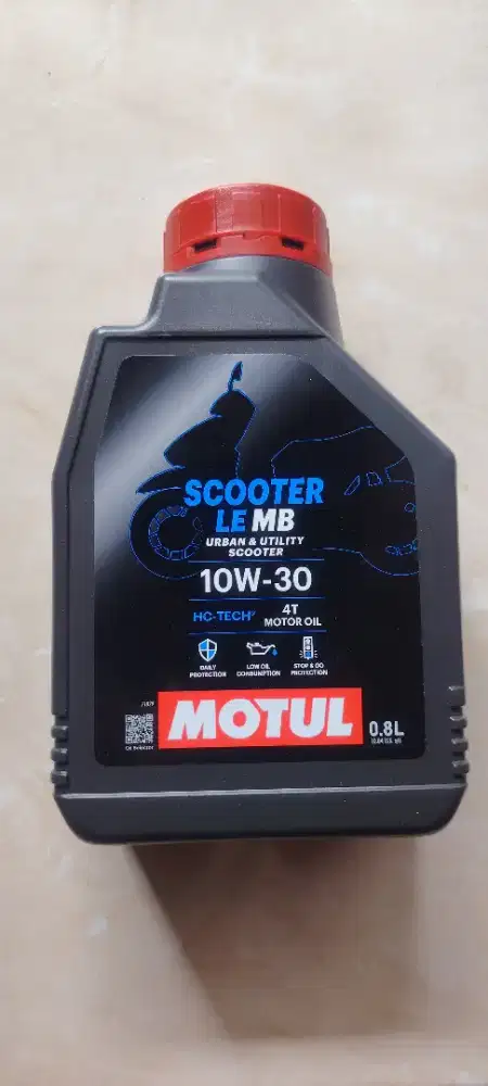 Oli motul scooter 10W - 30
