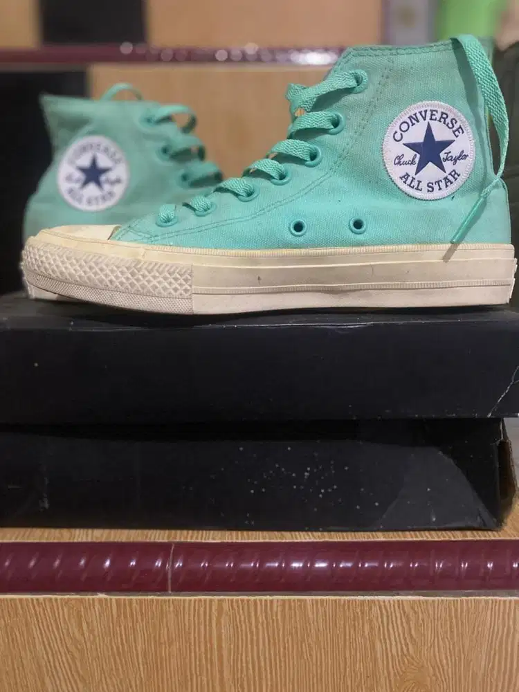 Sepatu Converse Chuck Taylor II High Second Tosca
