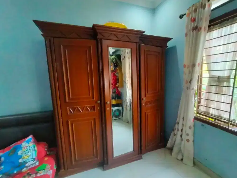 Jual lemari kayu mahoni minimalis