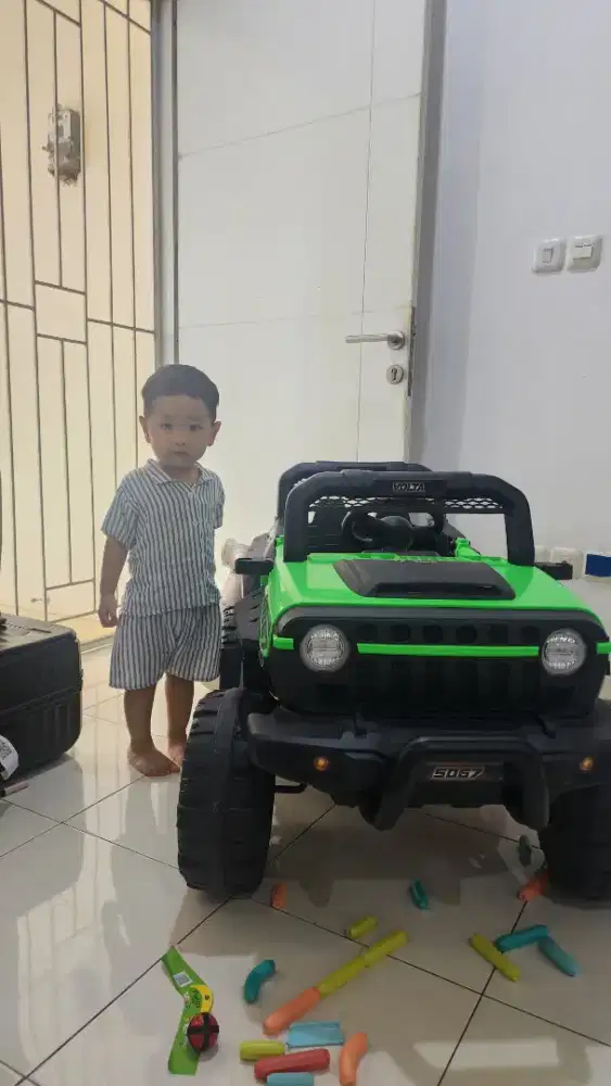 Mainan Mobil Aki Anak Remote