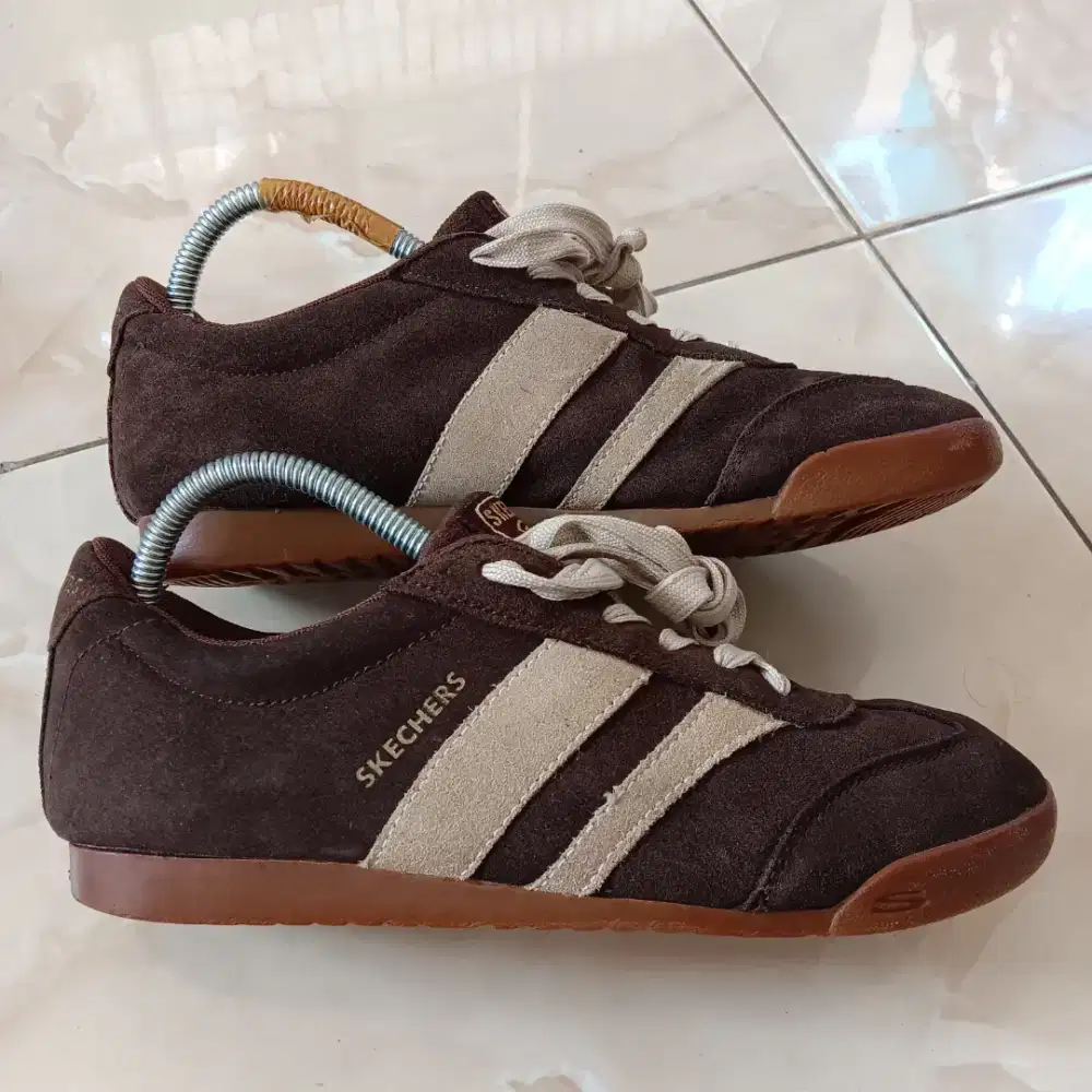 Sepatu skechers
