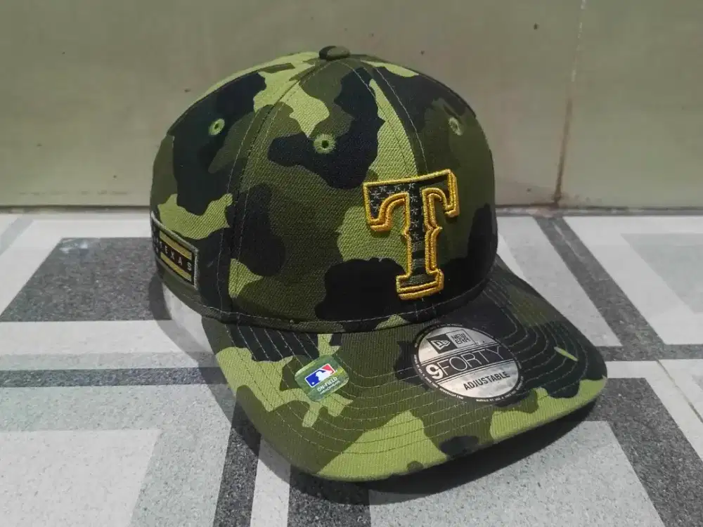 Topi New Era 9FORTY Texas Rangers MLB Armed Forces Edisi Camo LikeNew