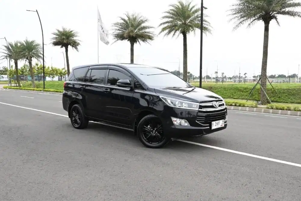 Innova 2.4 V Diesel 2019 Black
