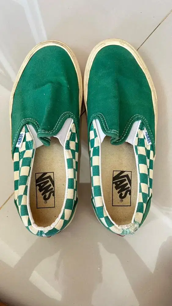 Sepatu Model Slip On