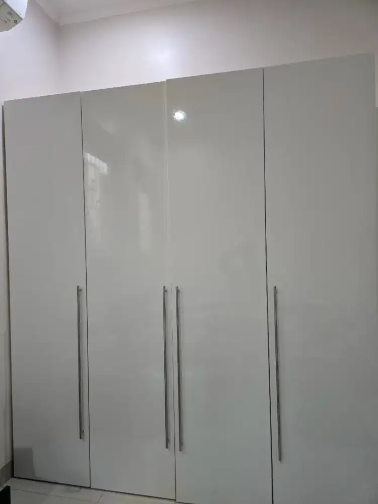 Lemari 4 pintu Informa Jual Cepat