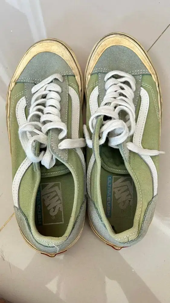 Sepatu Model Sneakers