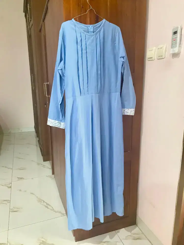 Gaun gamis wanita muslim