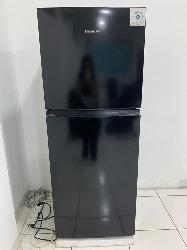 Kulkas merek hisense kondisi 95%