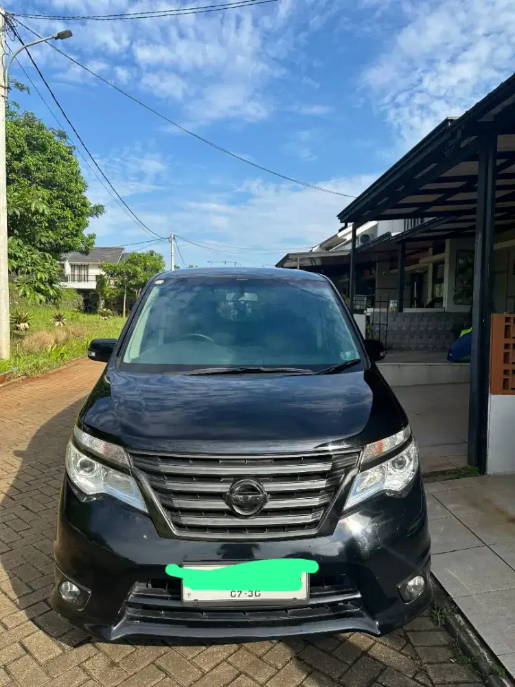 Nissan serena 2015 low KM