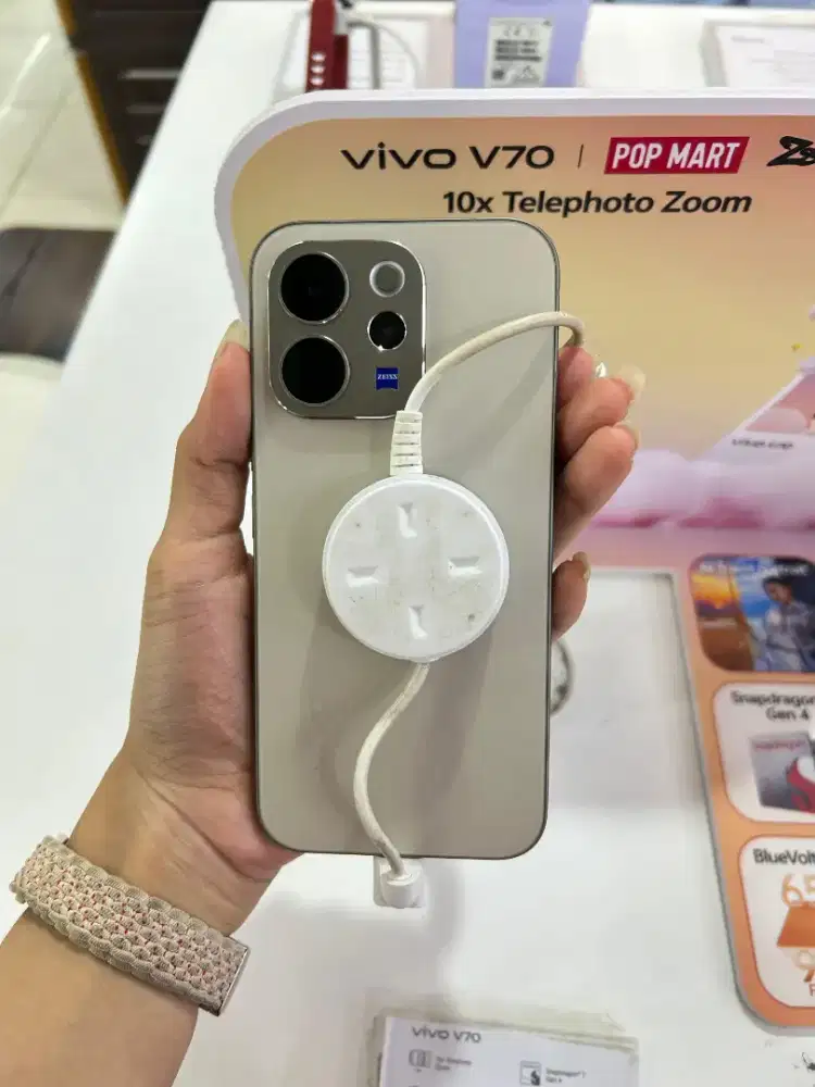 Promo Vivo V70 series