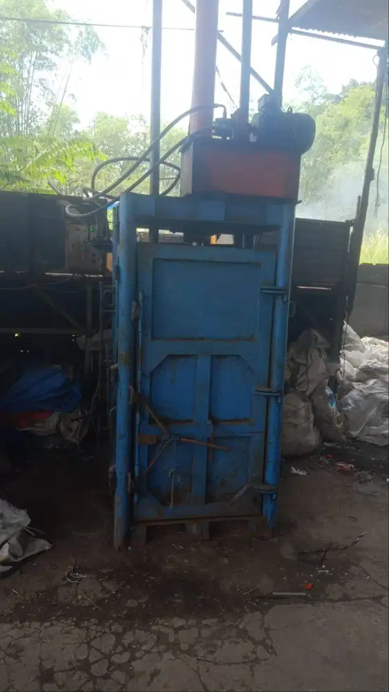 Mesin press hidrolis