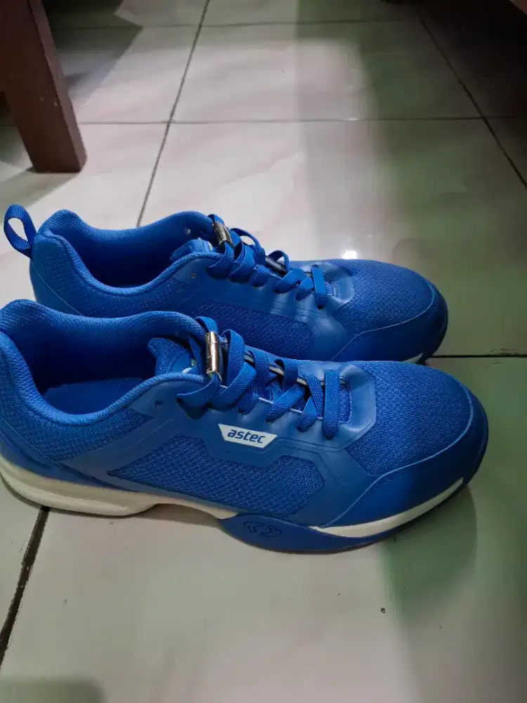 Sepatu Badminton preloved