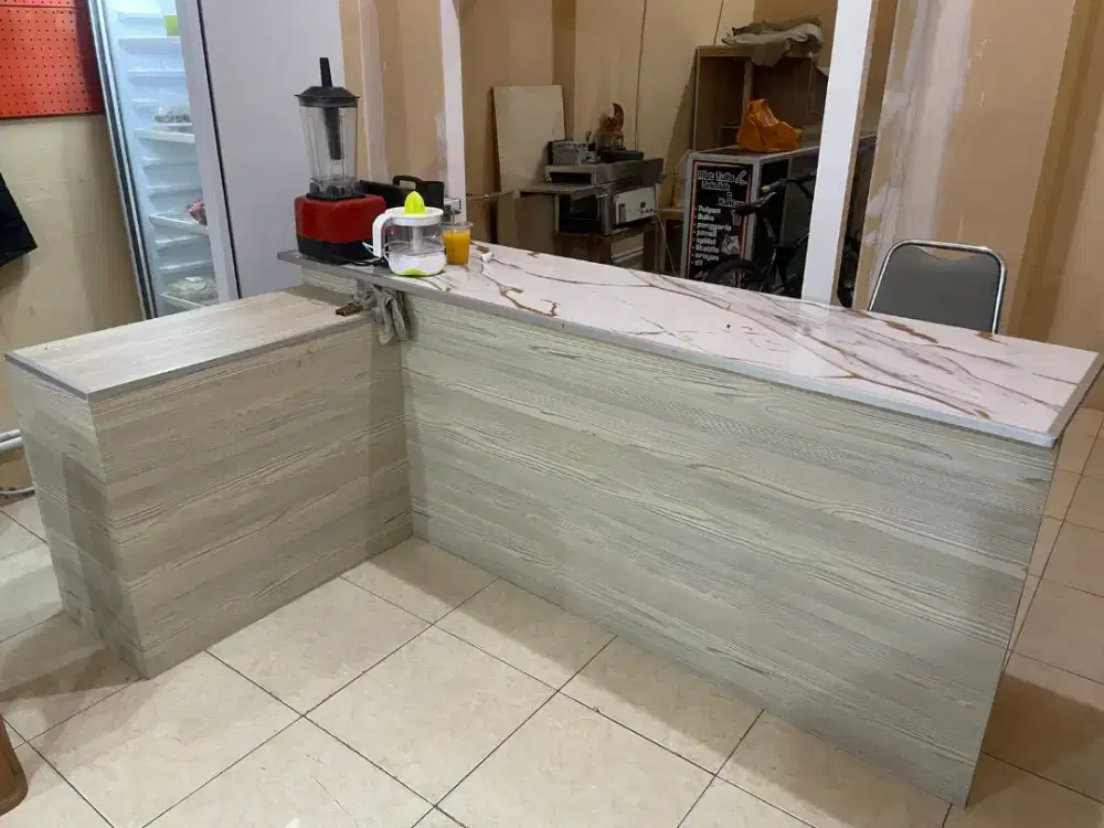 Meja leter atau meja bar kayu blocbord tebal