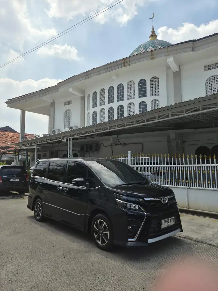 Toyota Voxy 2018 Bensin