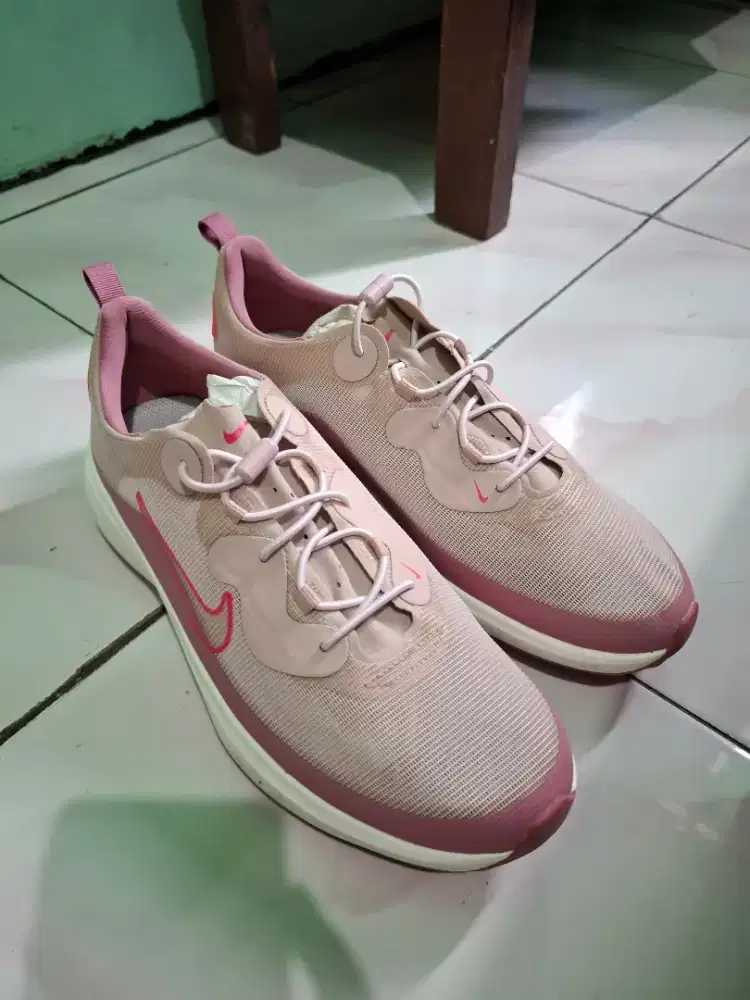 Sepatu Nike preloved