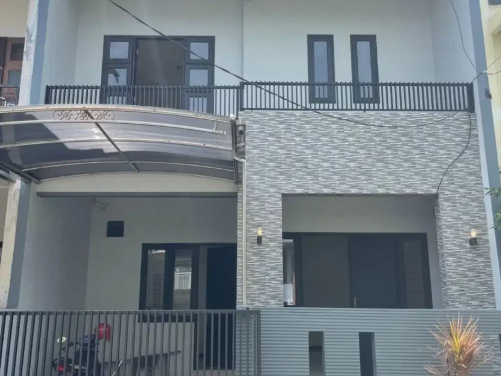 RUMAH 2 LANTAI PURI ASRI ,,PAKUWON CITY Row jalan 2 mbl