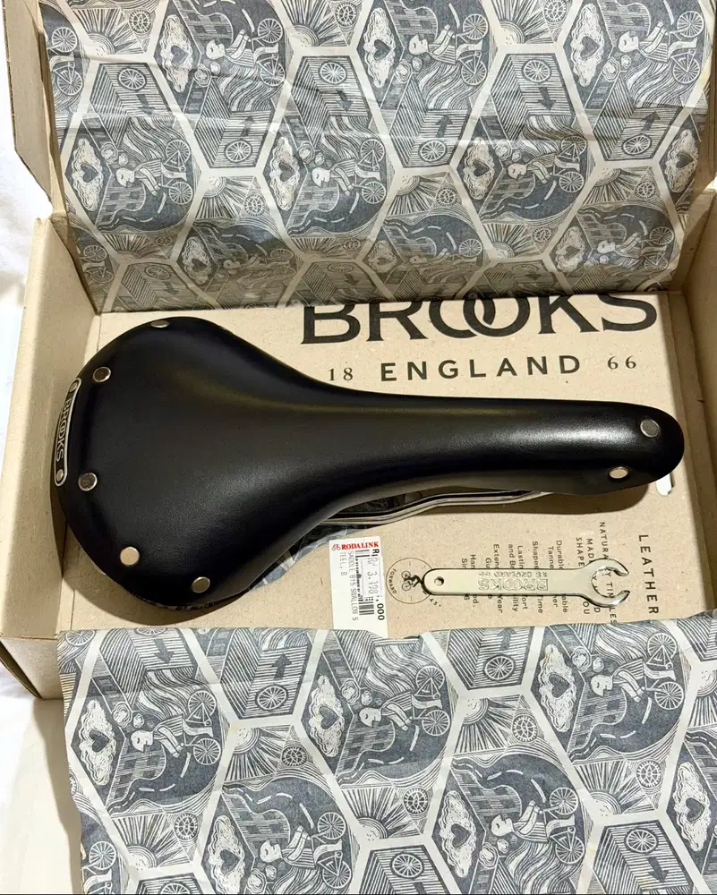 Saddle Brooks B15 Swallow Black