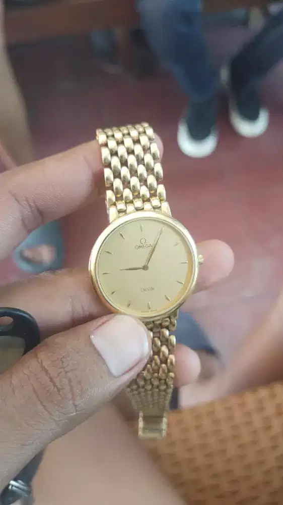 Punya jam tangan omega devile tahun tua