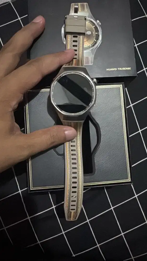 Huawei watch gt 6 pro like new