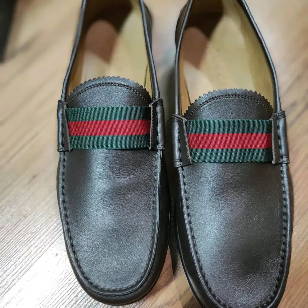 Gucci original authentic men shoes size 41