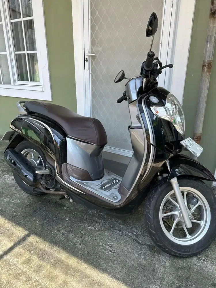 Honda Scoopy Th. 2018 warna Hitam Silver