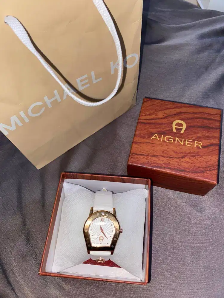 jam tangan aigner