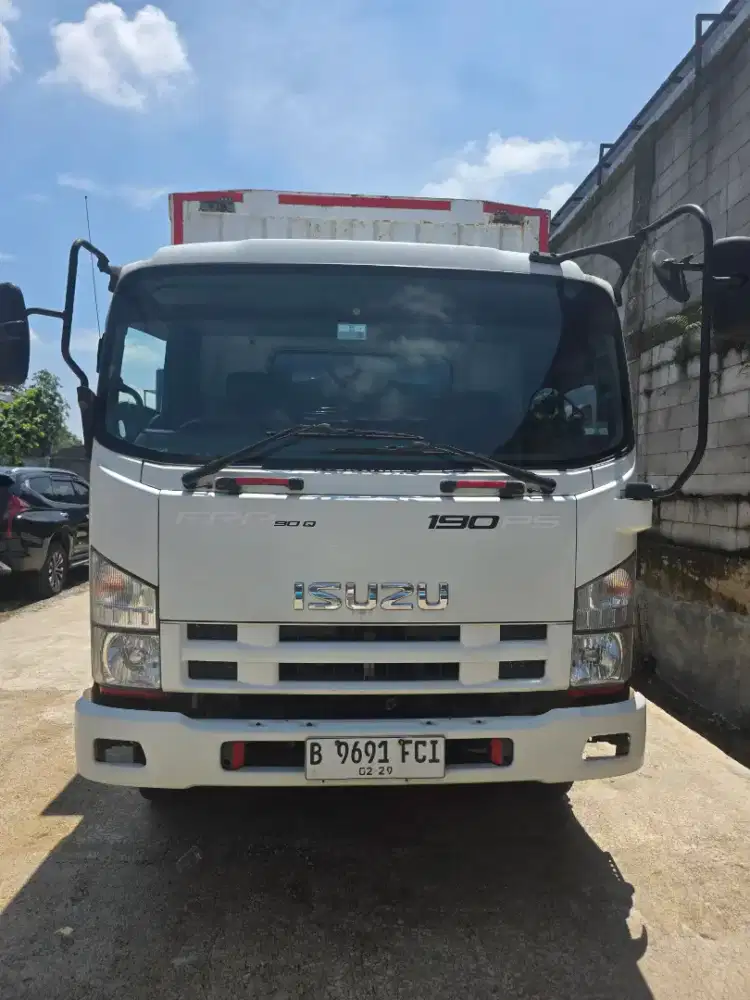 Isuzu giga FRR box 190 ps thn 2018