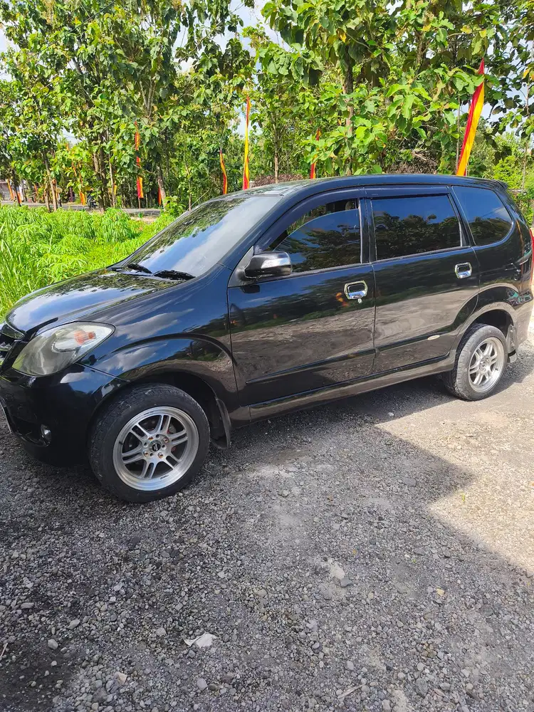 Daihatsu Xenia 2010 Bensin