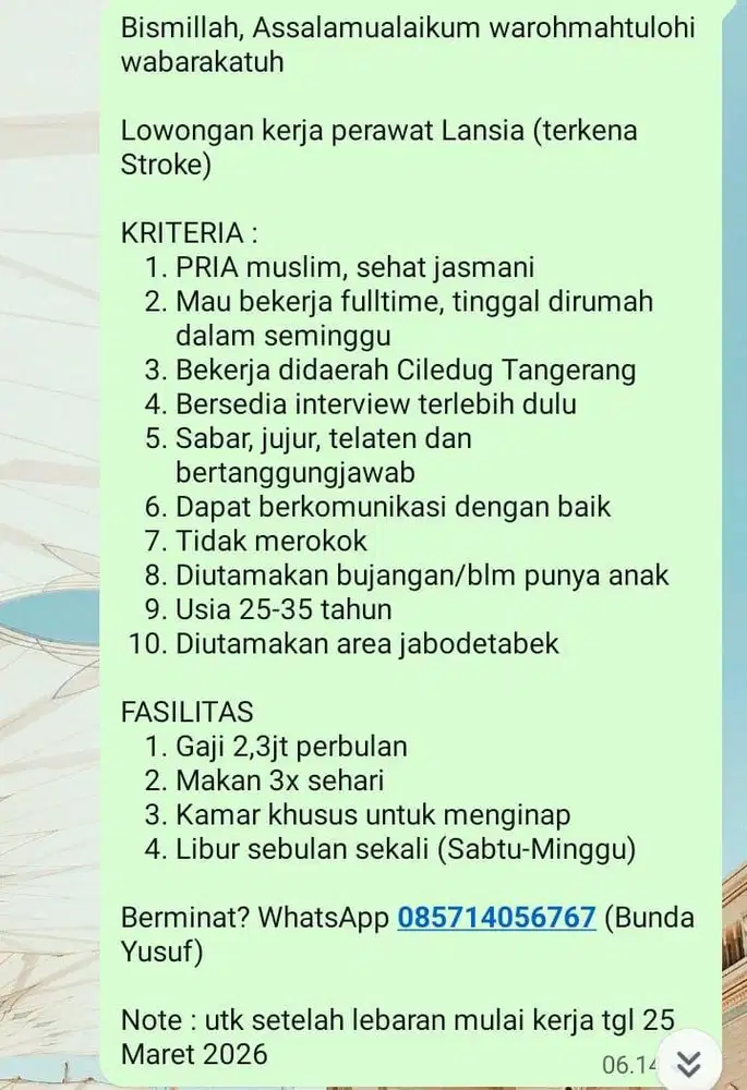 Perawat lansia laki-laki