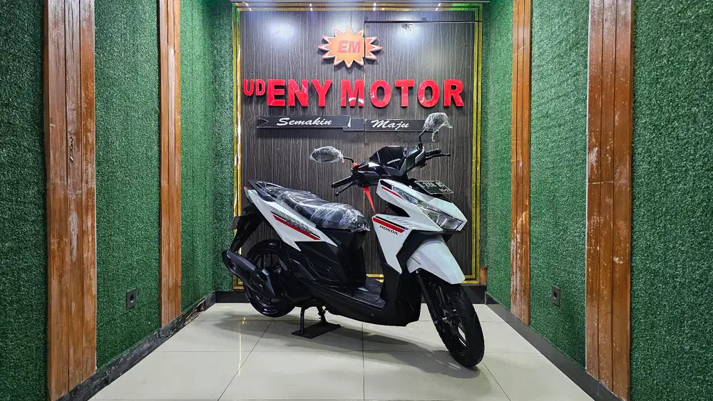 ENY MOTOR - FRESH! HONDA VARIO 125 CBS LED 2017 - SIAP PAKAI