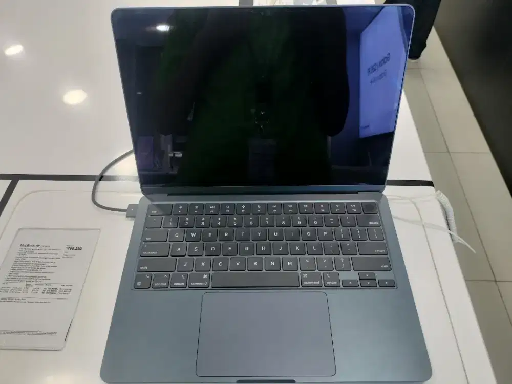 Macbook Air M2 8/256 GB