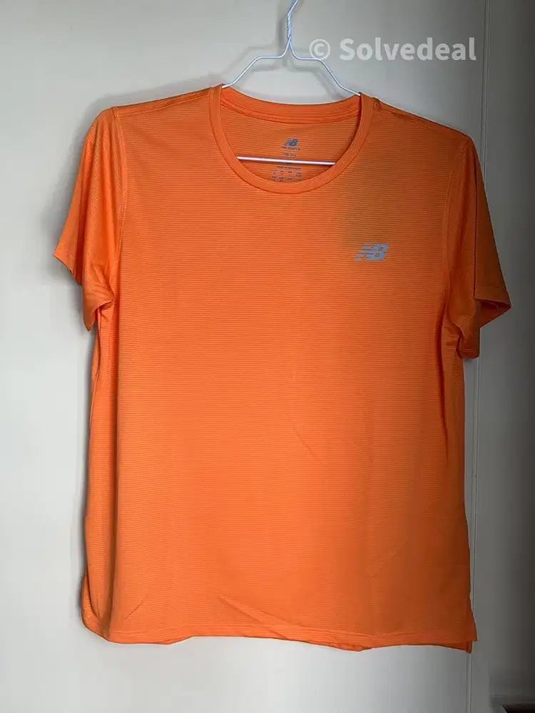 Kaos New Balance Sport Essentials Women T-Shirt — Original Baru Size M