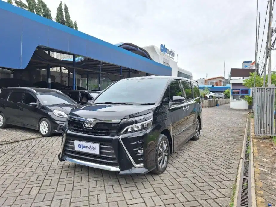 DP RENDAH Toyota Voxy 2.0 Bensin-AT 2018 BYIS