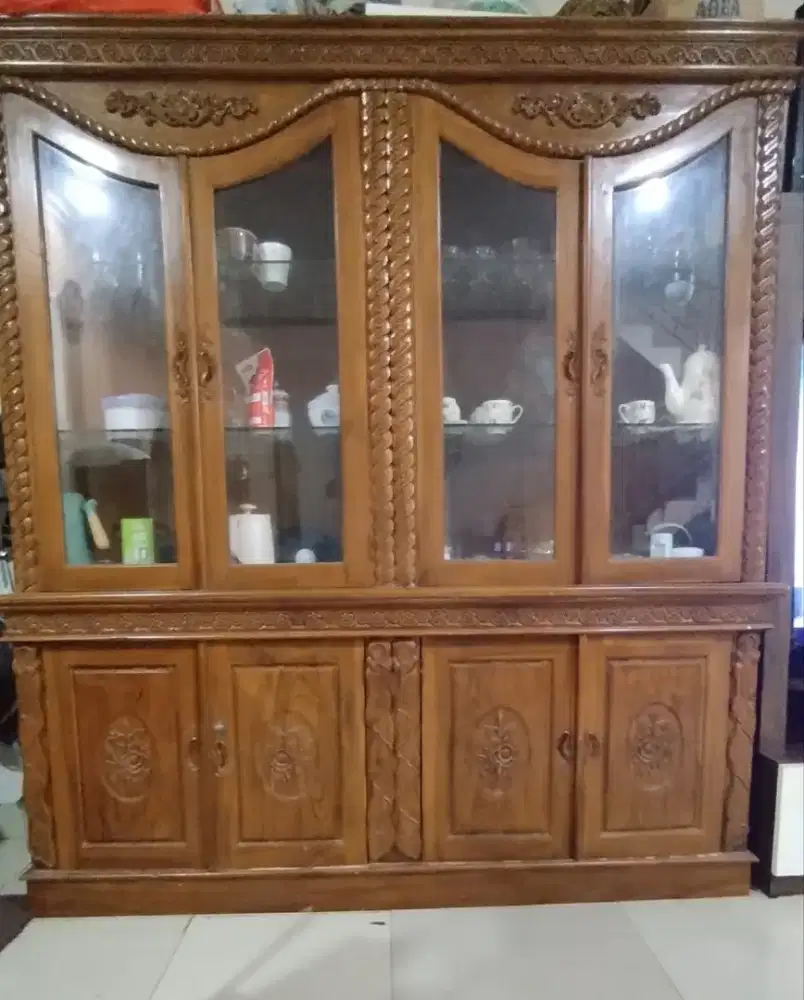 Bupet lemari kayu jati