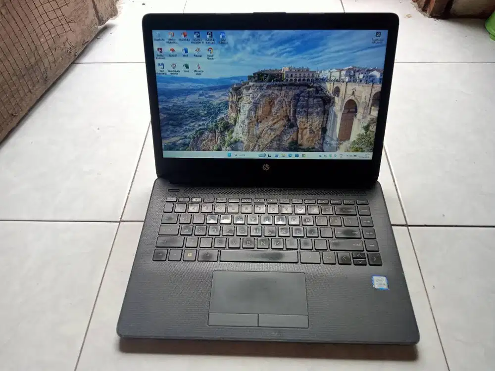 hp 240-G7 / Core i3 Gen-8 / SSD 256Gb / 4Gb / 2-3Jam