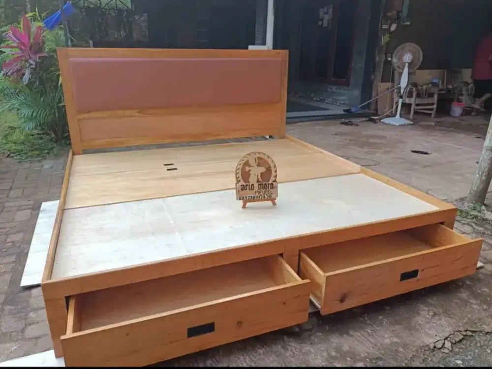 Dipan laci minimalis